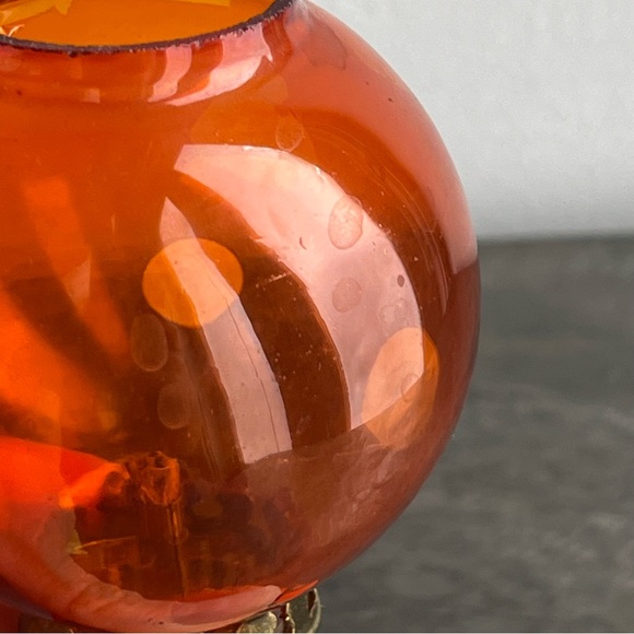 Orange painted glass oil lamp with mirrors - Picture 10 of 17